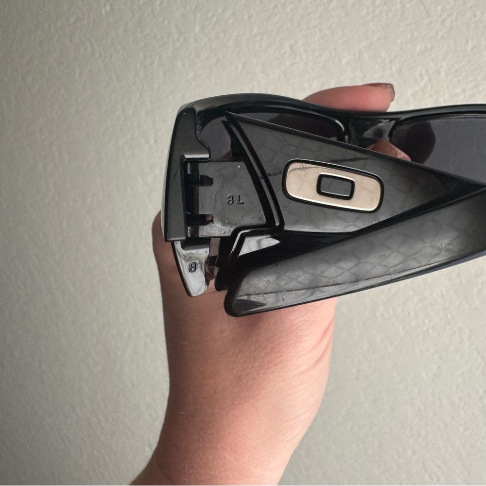 Oakley Gascan Black Silver Sunglasses - Picture 5 of 10